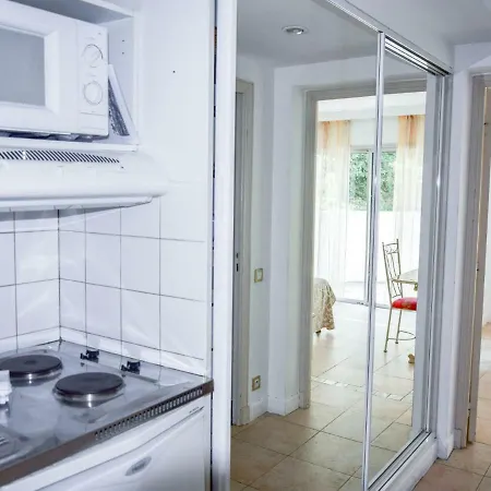 Apartment Carlton.2 *